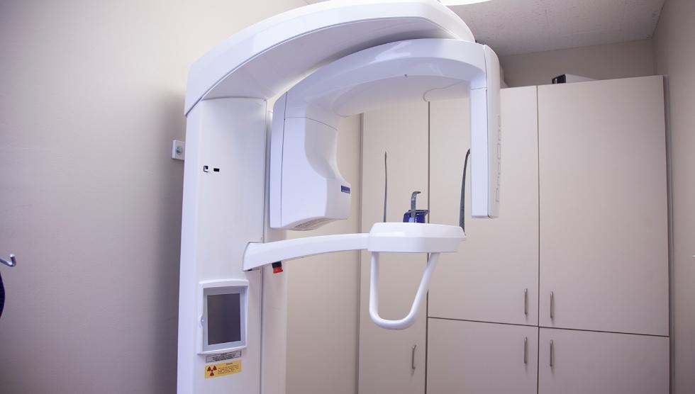 3 D C T cone beam x ray scanner in Hamden dental office